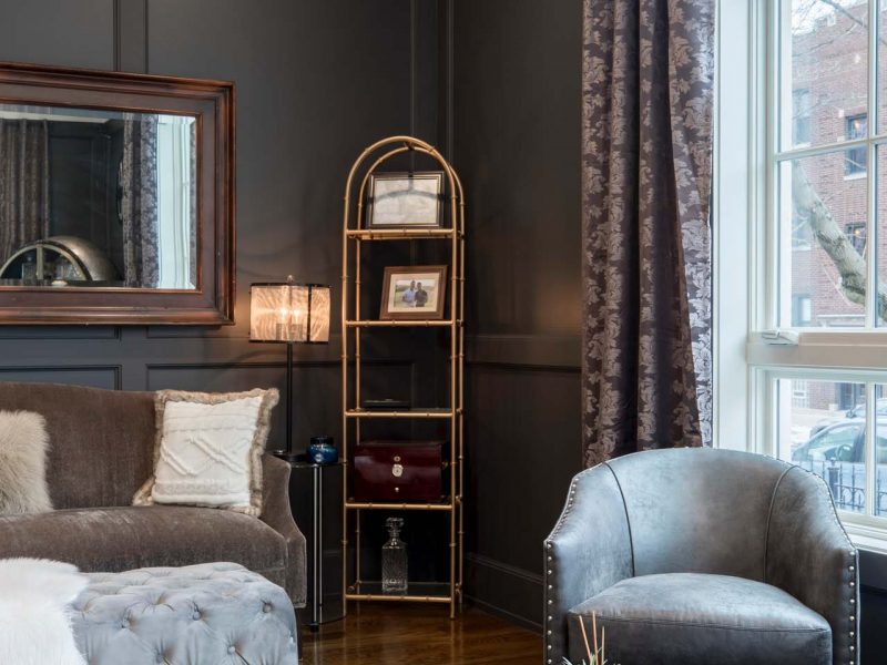 vacant-gray-leather-tub-chair-in-room-2343468